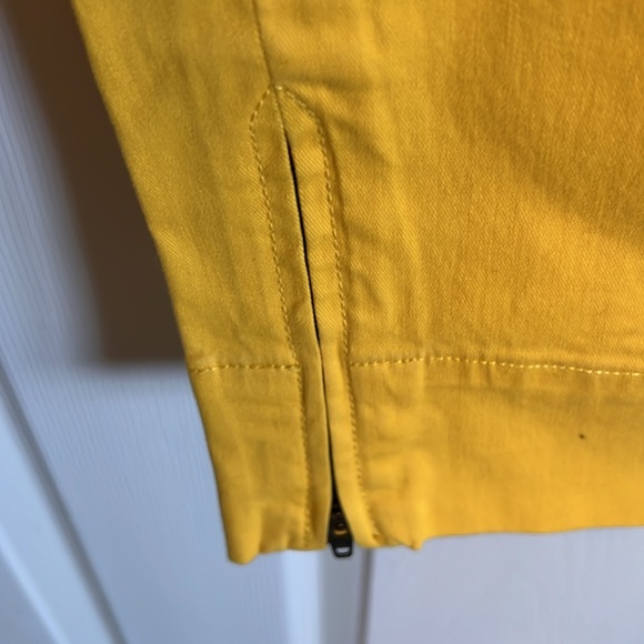 Loft Capris - Picture 3 of 6